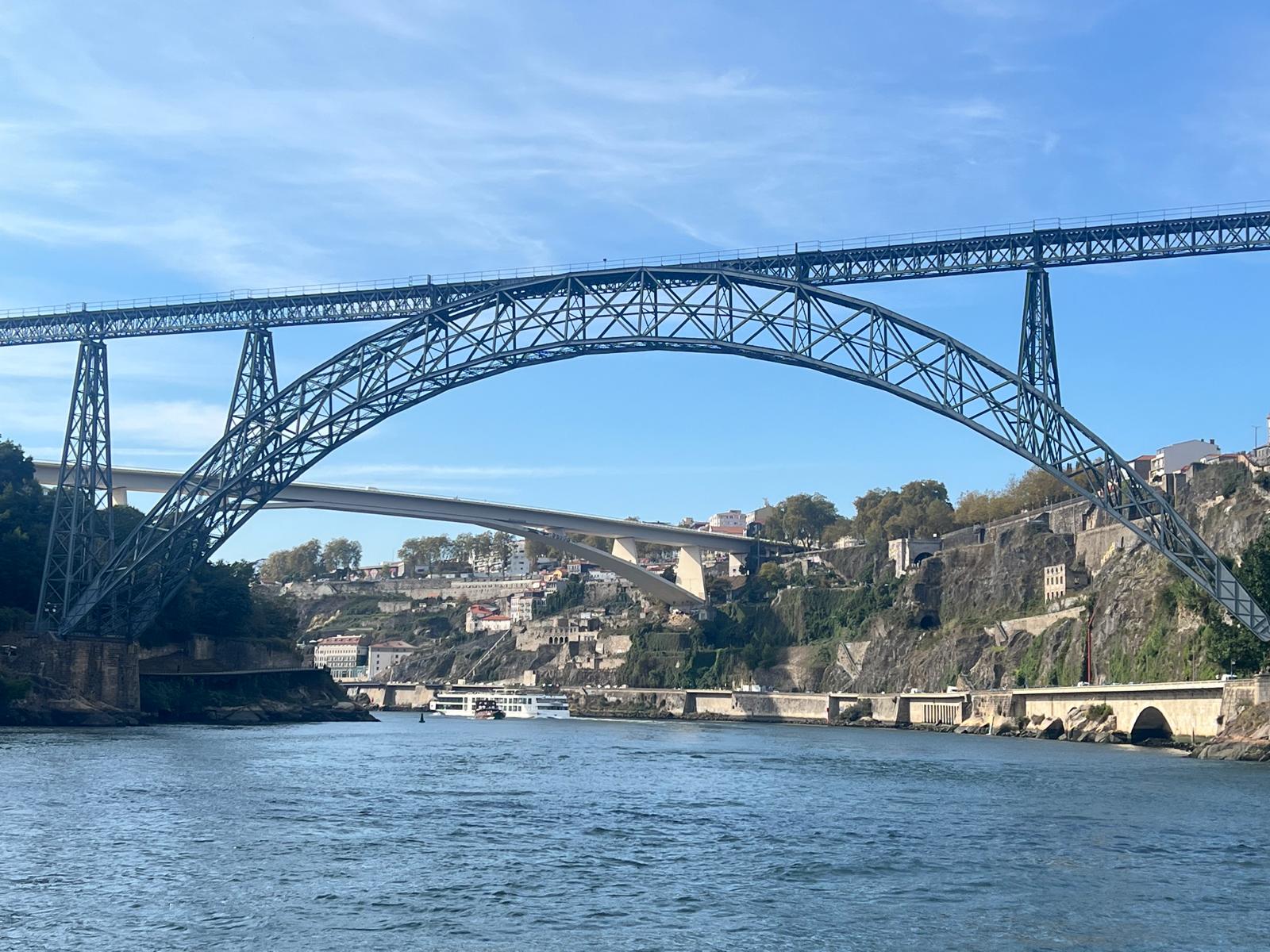 6 Bridges boat tour Porto — afternoon light